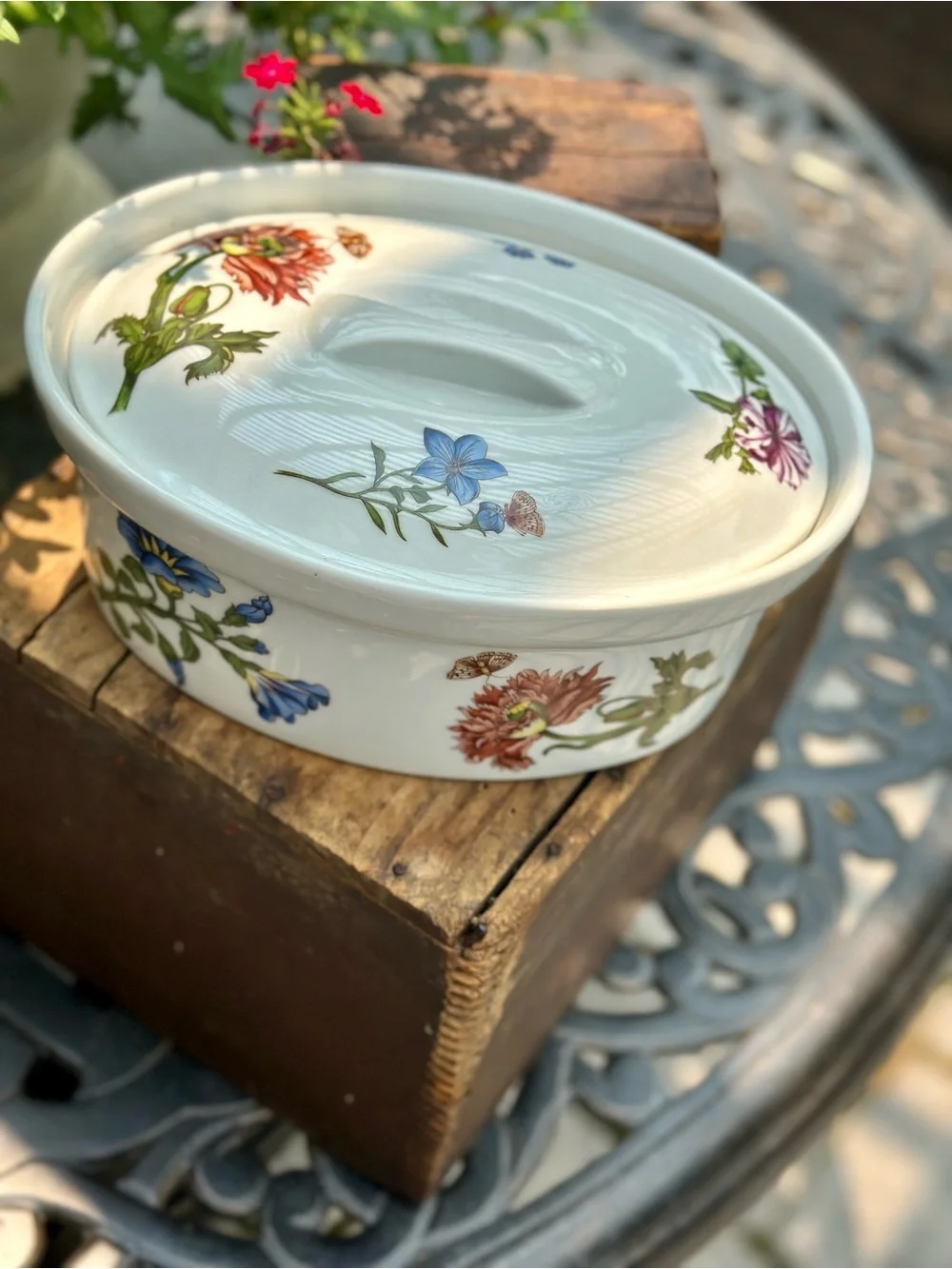 BIA Cordon Bleu Floral Covered Casserole Dish Hand Decorated USA